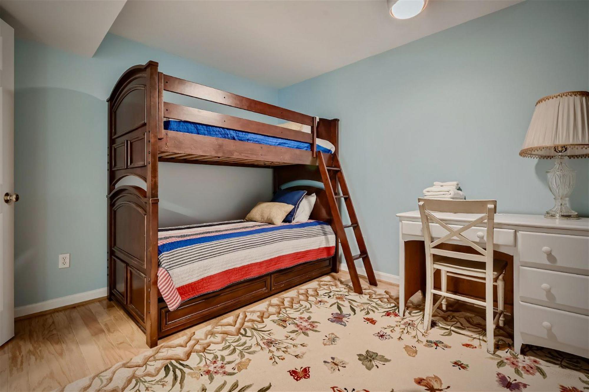 Annapolis Vacations - The Compass Rose by Leavetown Vacations - Property Image 10