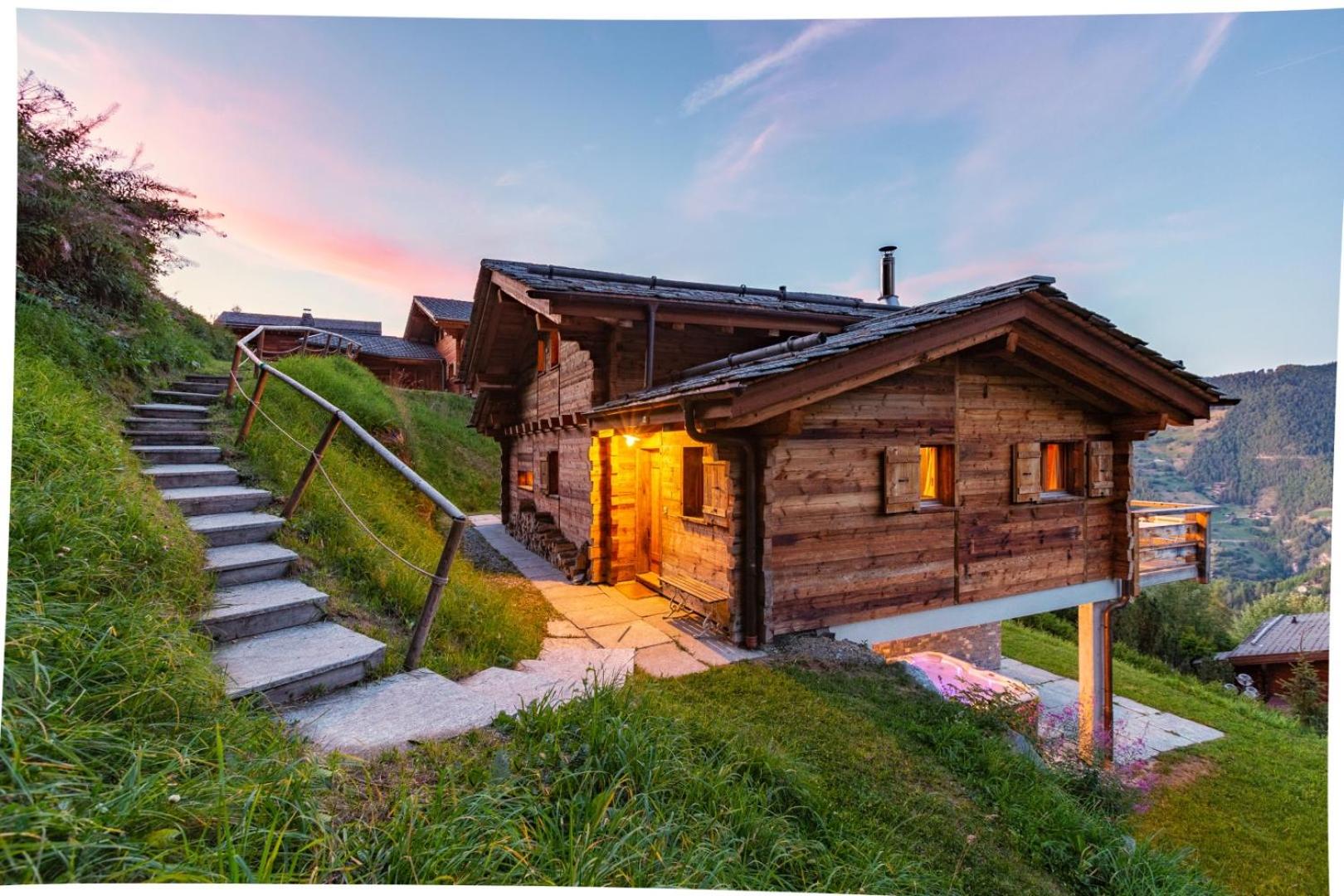 Authentic Swiss Spa Chalet Nesoya Jacuzzi Sauna