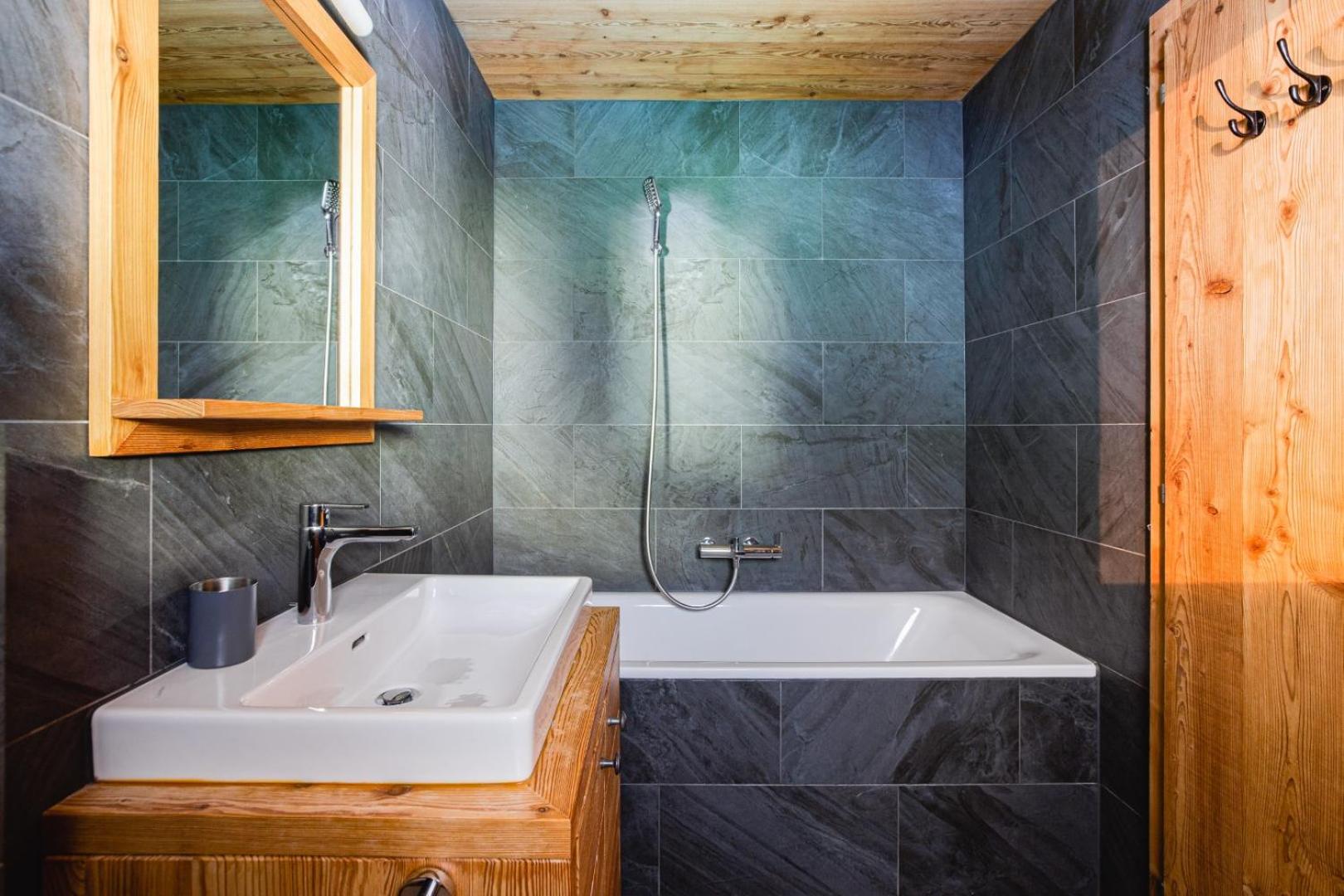 Authentic Swiss Spa Chalet Nesoya Jacuzzi Sauna