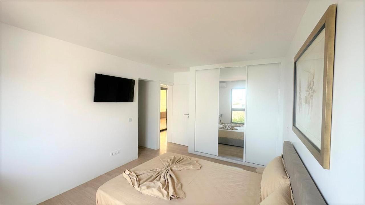 Ocean Mirror Apartment
