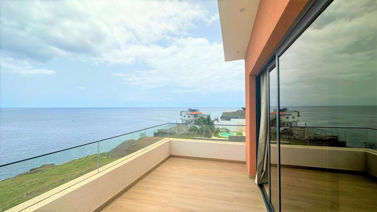 Ocean Mirror Apartment