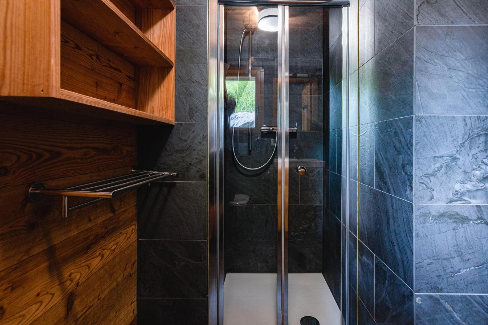 Authentic Swiss Spa Chalet Nesoya Jacuzzi Sauna