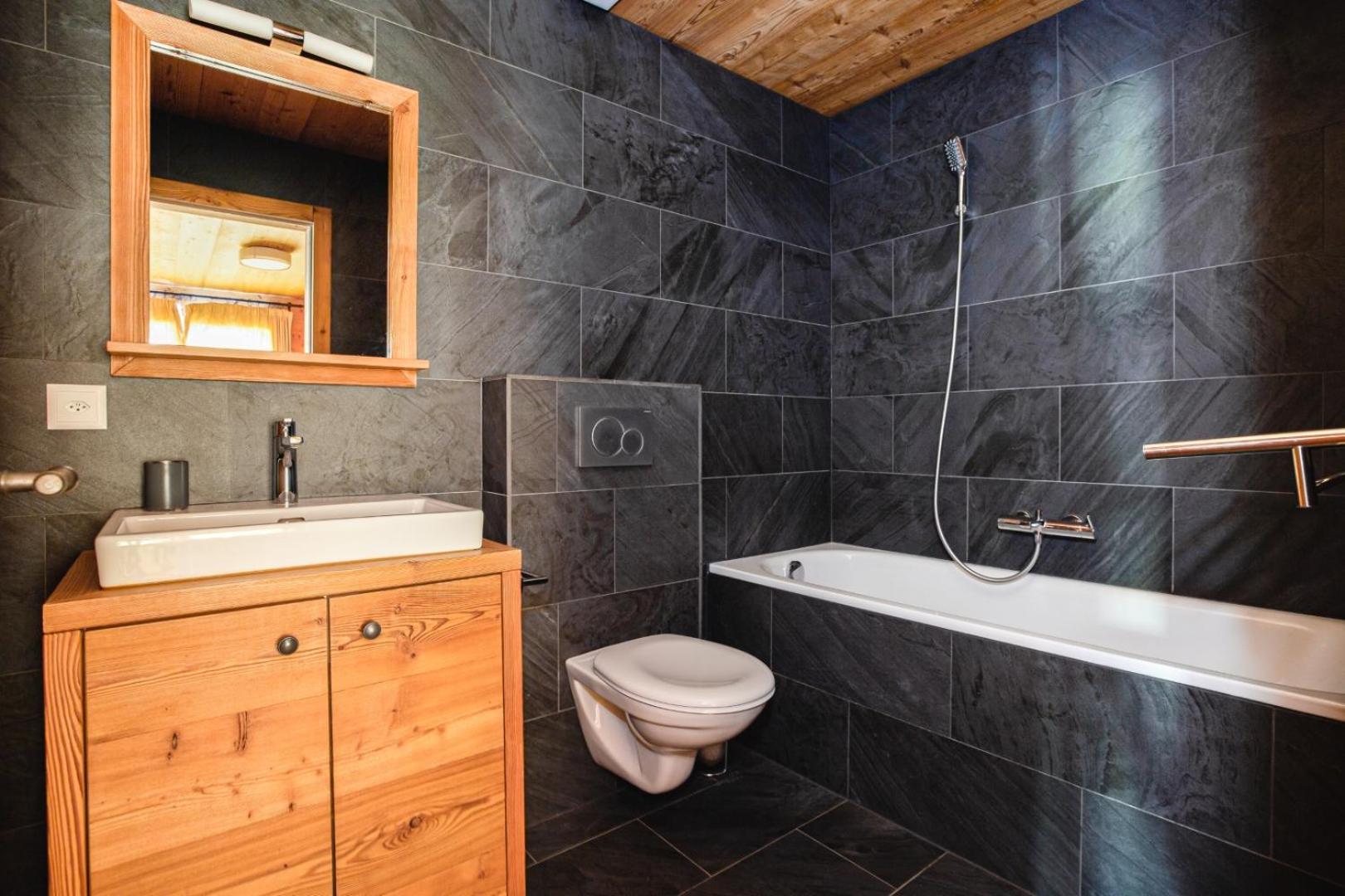 Authentic Swiss Spa Chalet Nesoya Jacuzzi Sauna