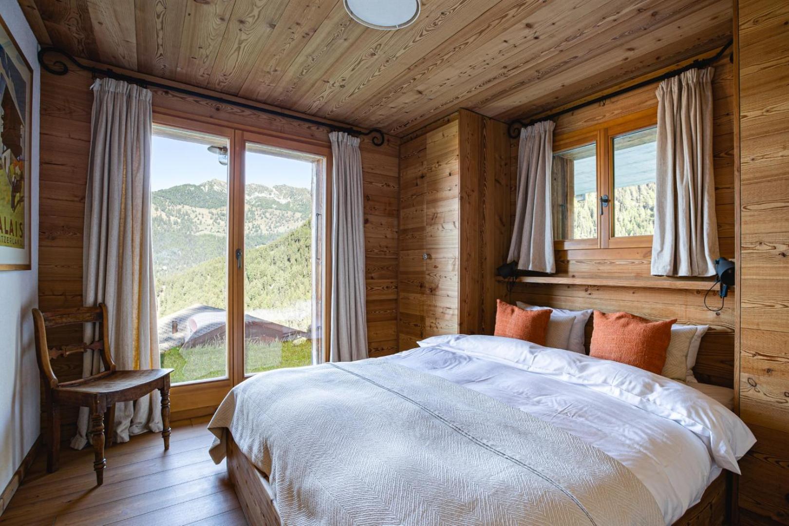 Authentic Swiss Spa Chalet Nesoya Jacuzzi Sauna