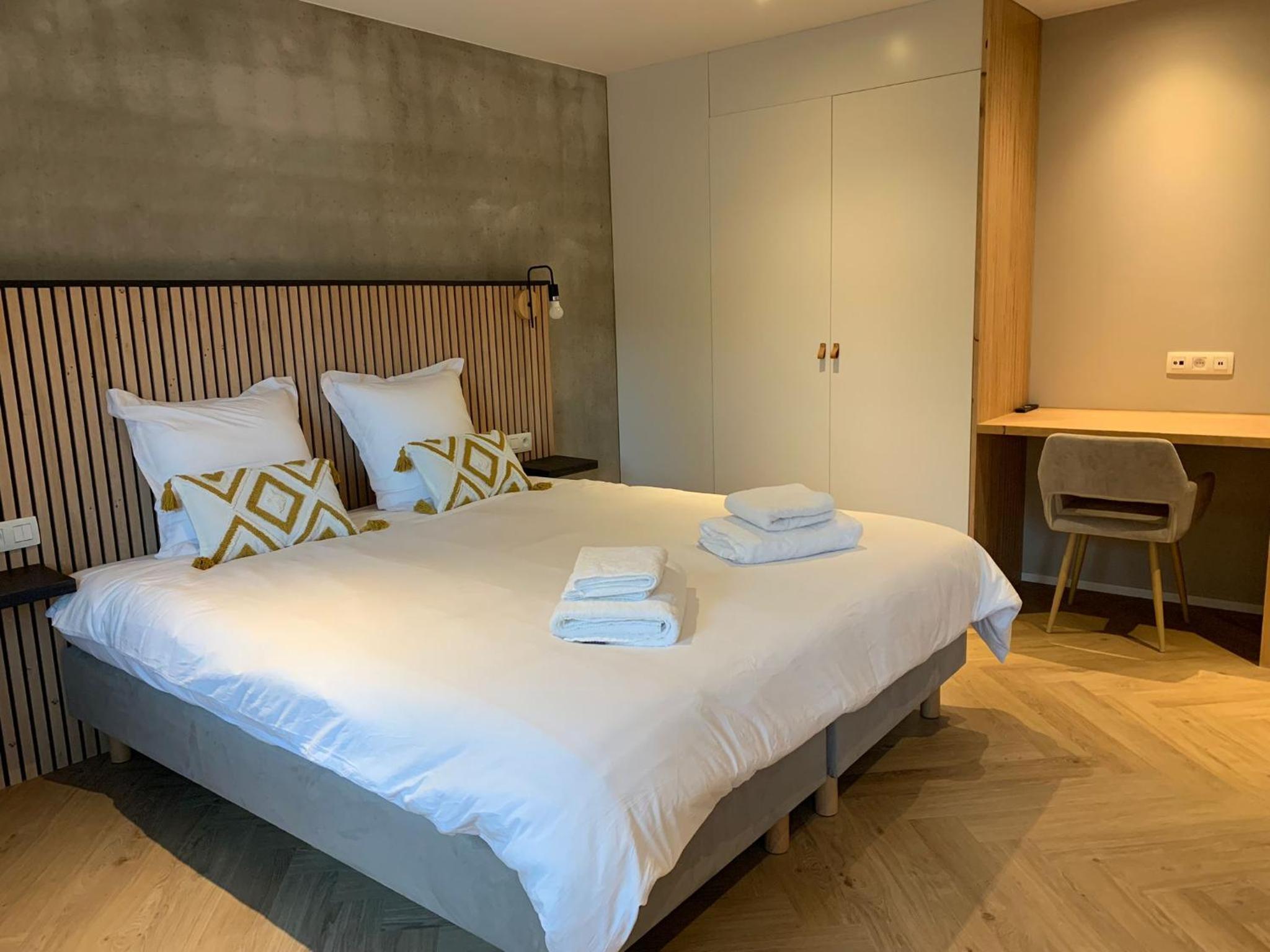 Dionbulles & Dionlodge Guesthouse, Private Wellness with pool in option