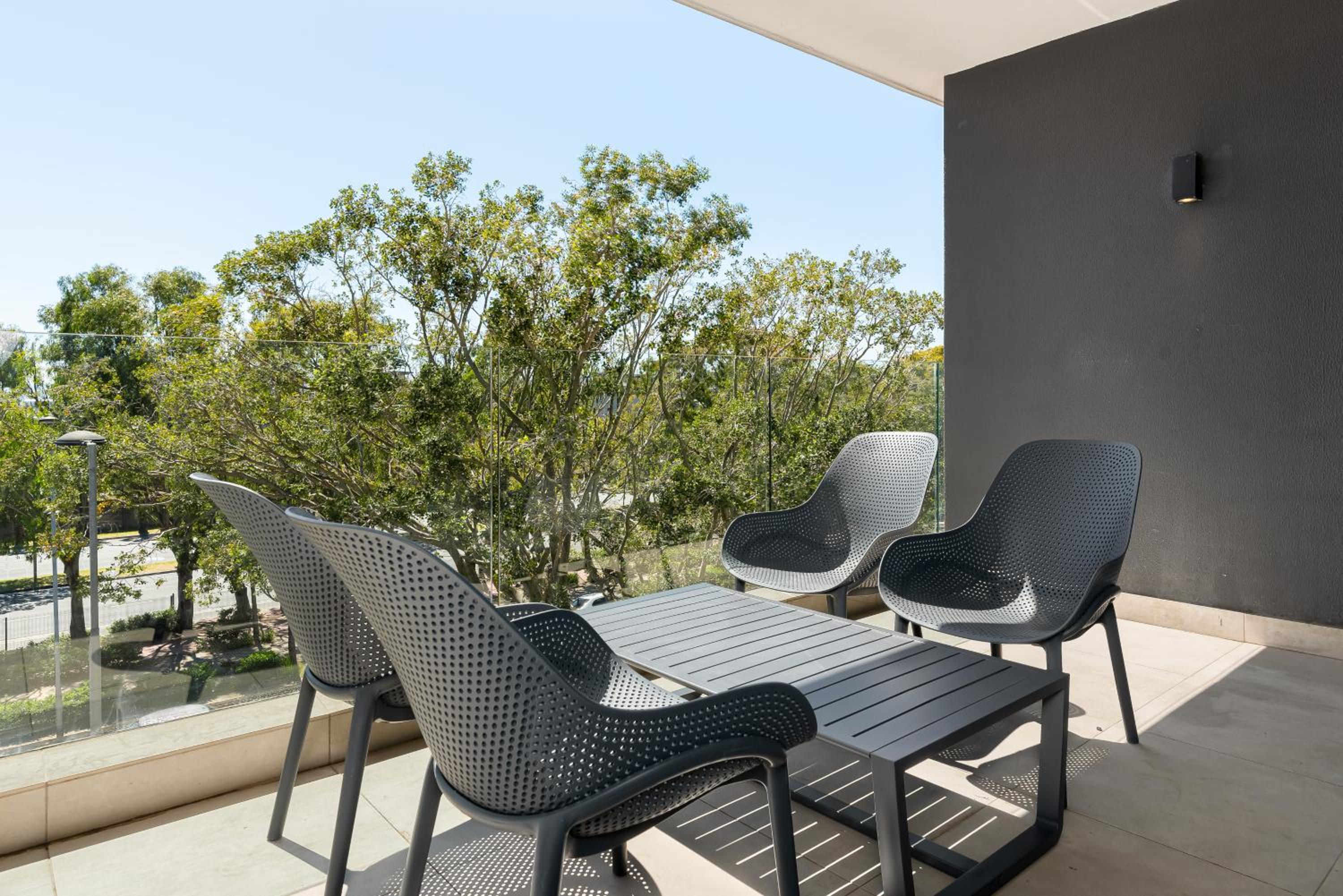 Warwick Apartments by Propr