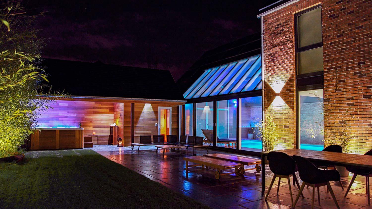 Dionbulles & Dionlodge Guesthouse, Private Wellness with pool in option
