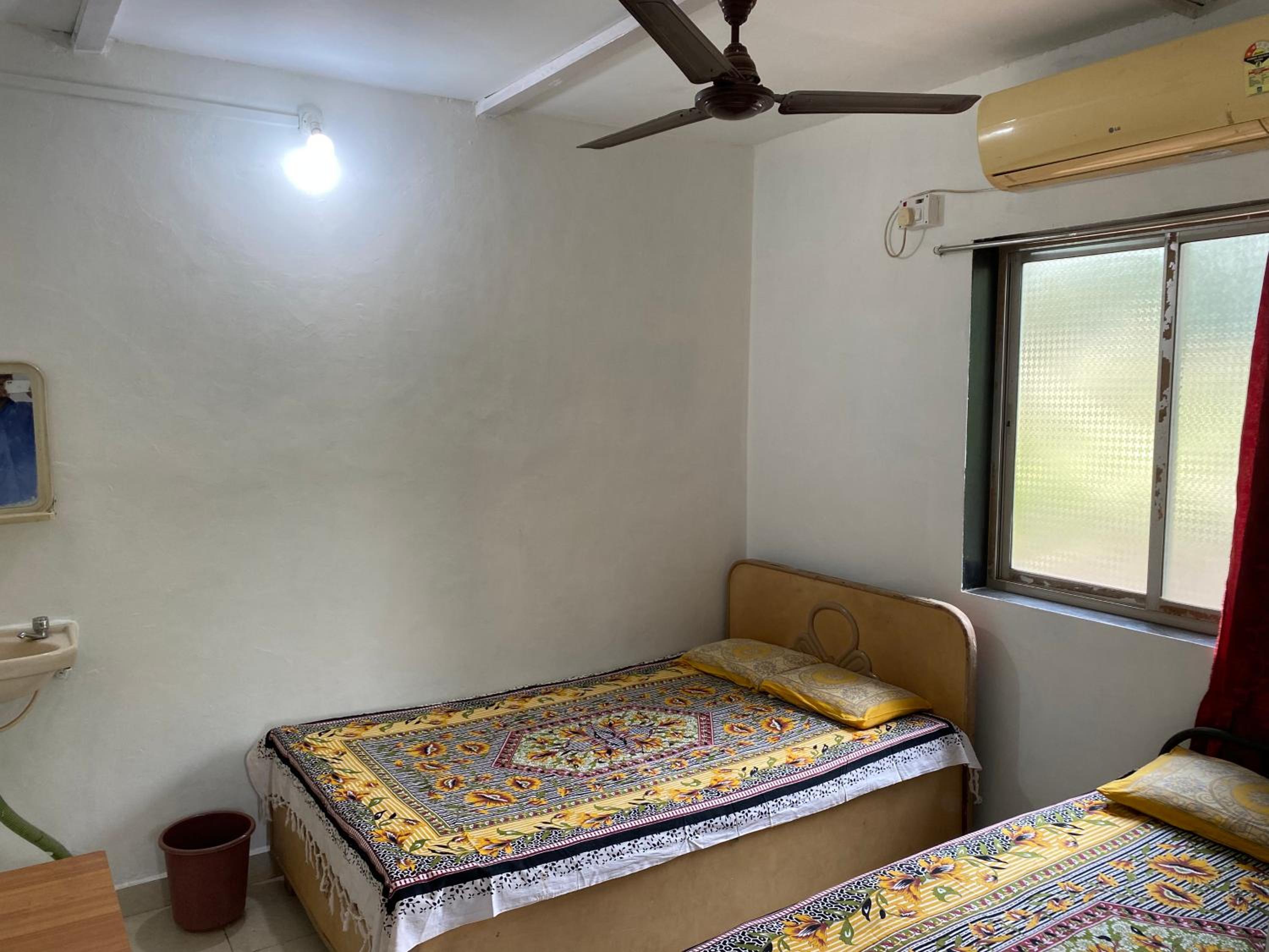 Hotel AVIRAJ NIVAS