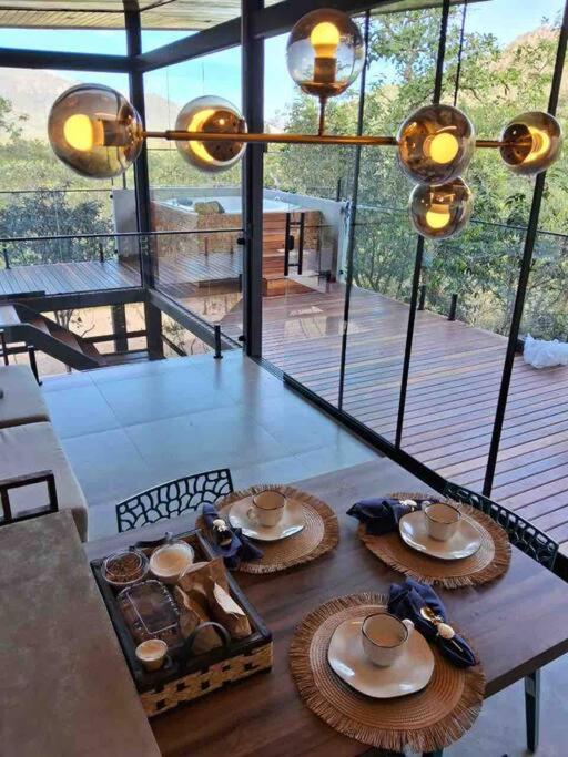 Casa Vértize, uma casa de alto padrão com Spa Hidro e vista espetacular
