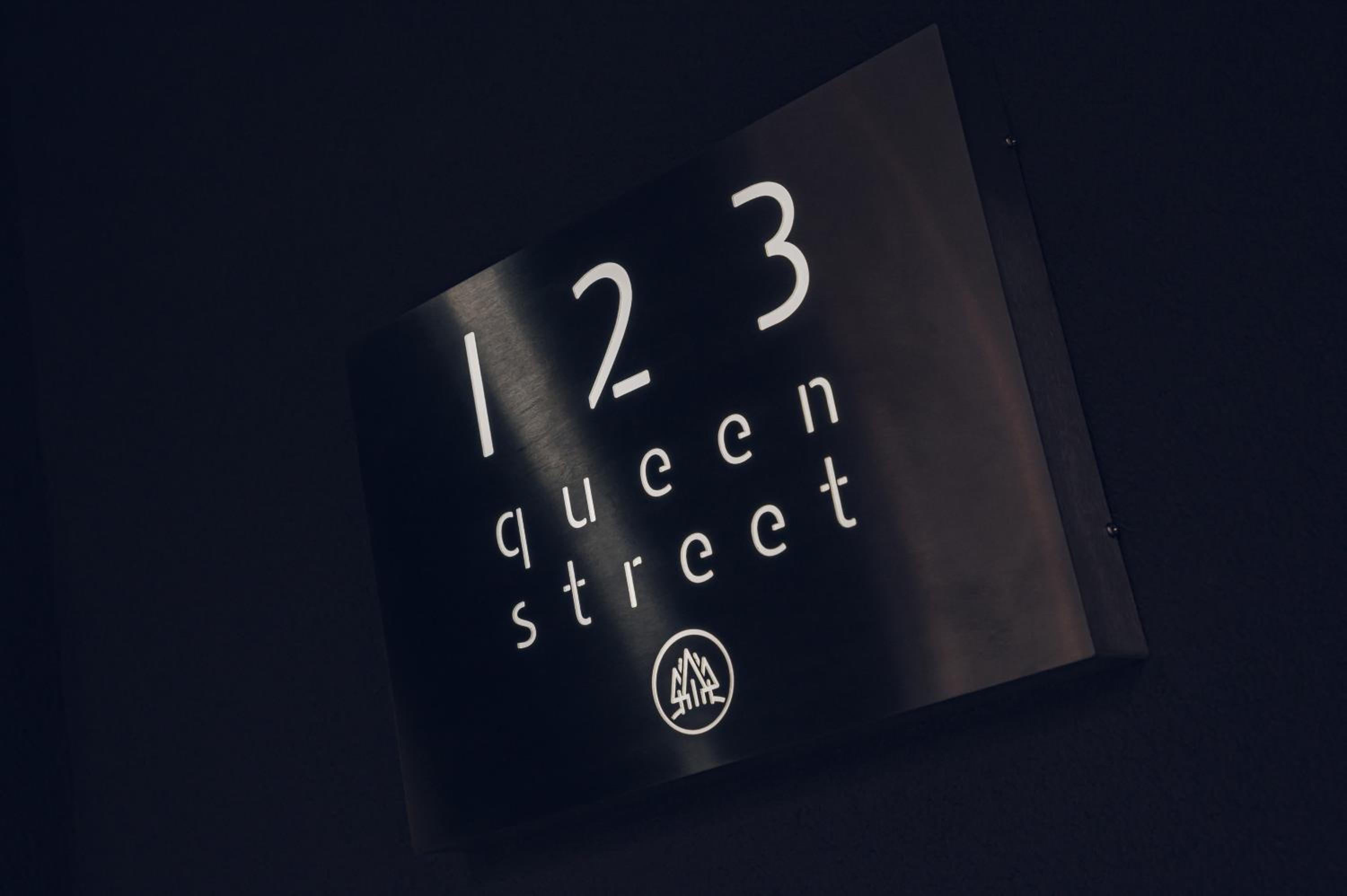 123 Queen Street - Home Crowd Luxury Apartments view 4