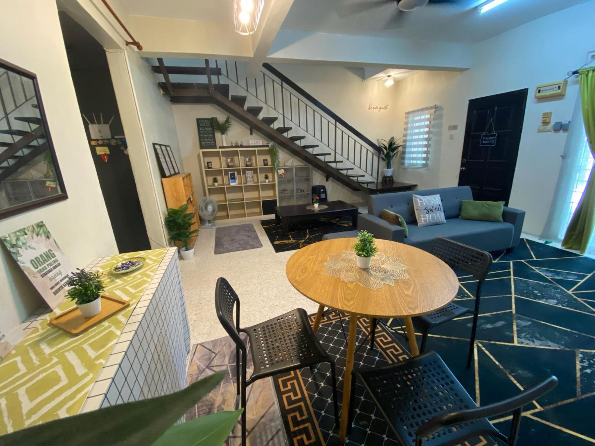 Tulip Hijau Homestay - Bukit Beruntung - 4Bedrooms