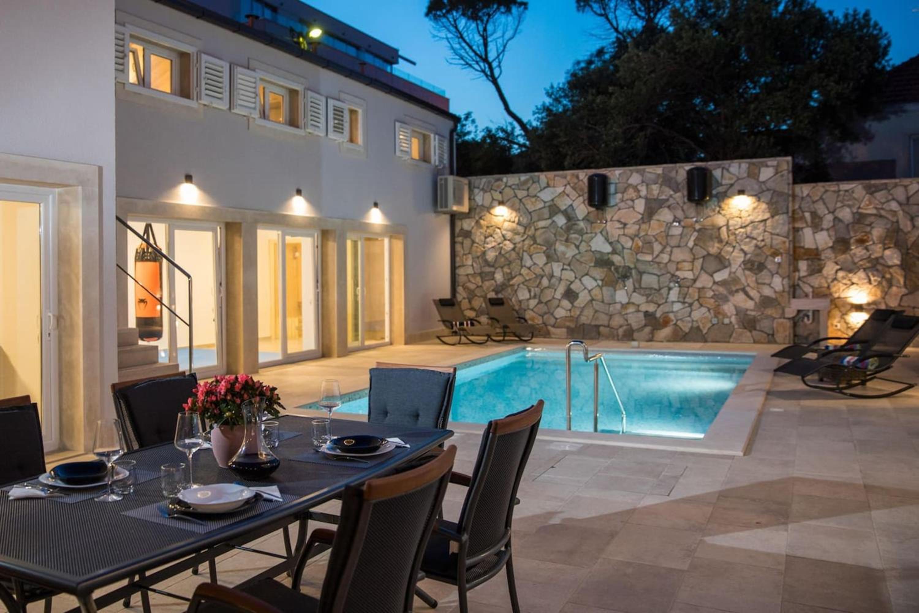 Spacious Villa with Private Pool in Dubrovnik
