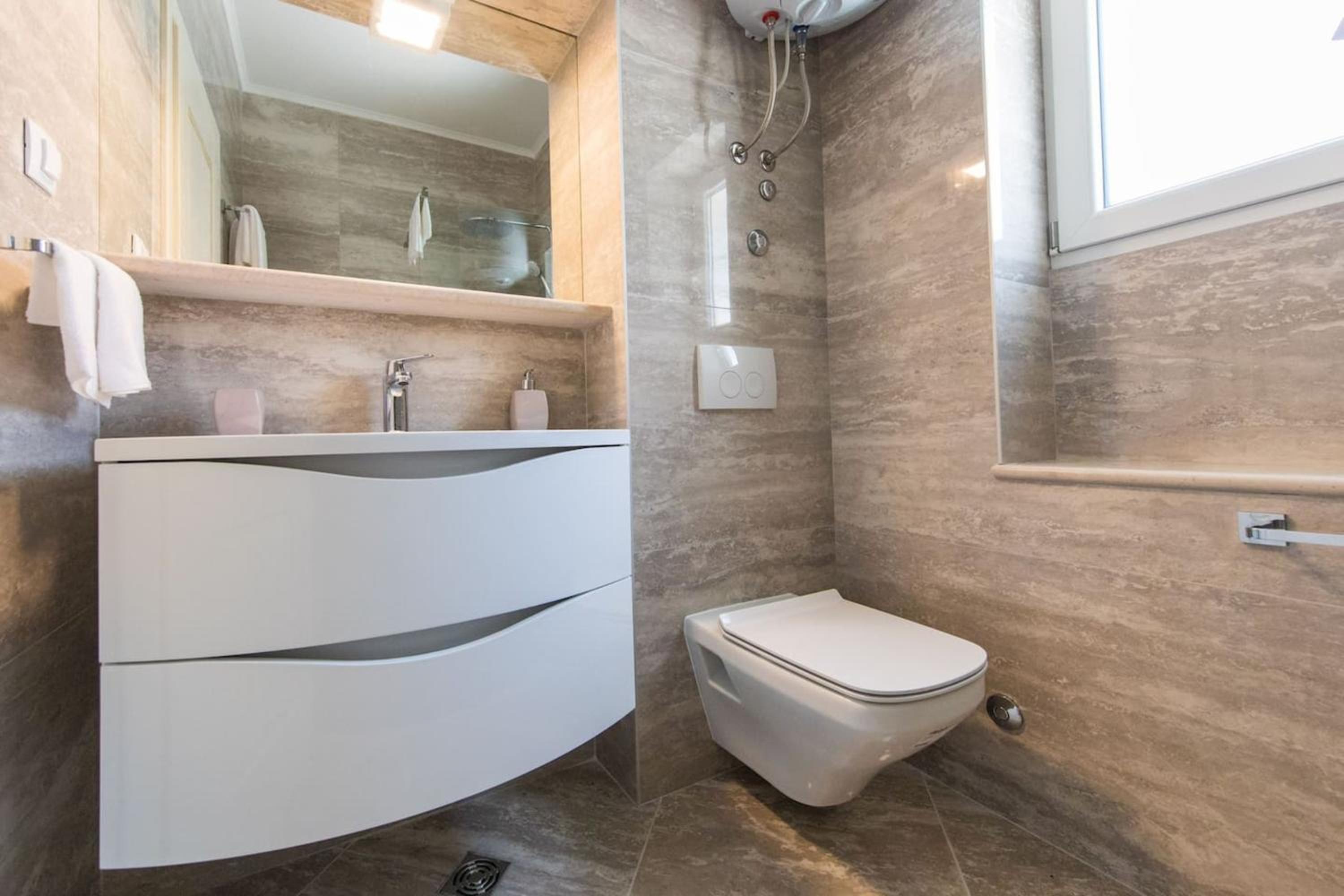 Spacious Villa with Private Pool in Dubrovnik