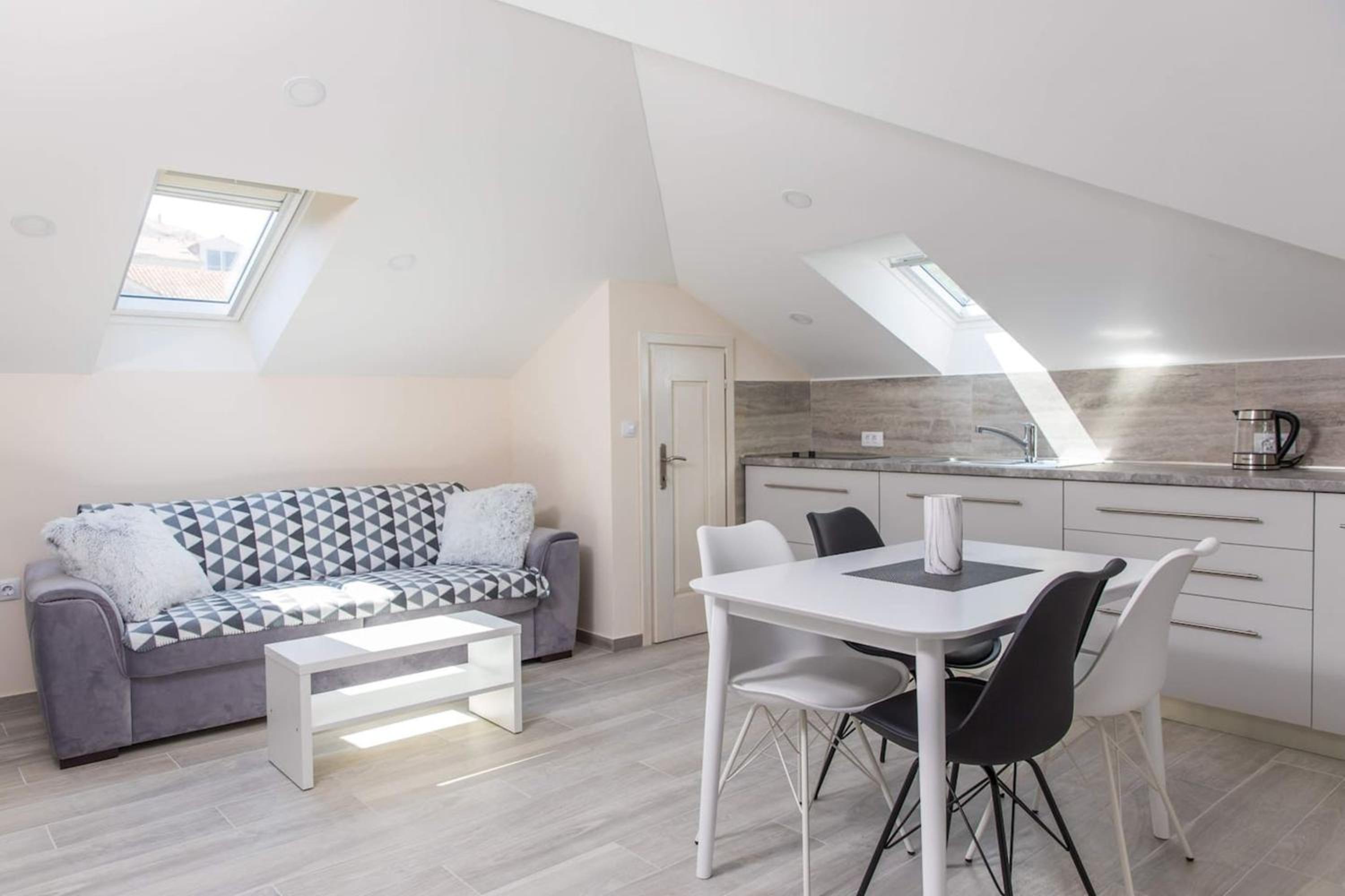 Spacious Villa with Private Pool in Dubrovnik