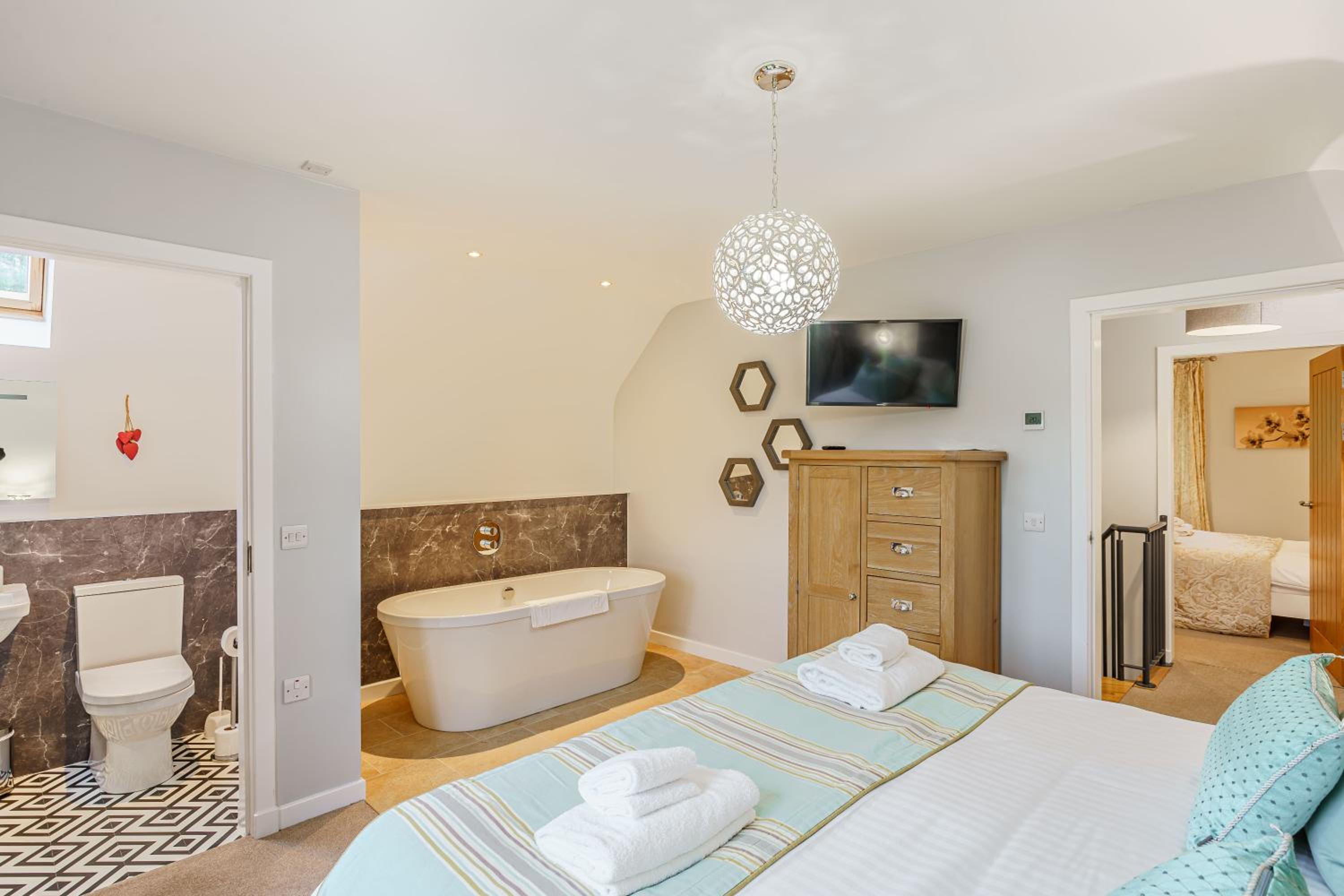 Lord Galloway 35 with Hot Tub view 5
