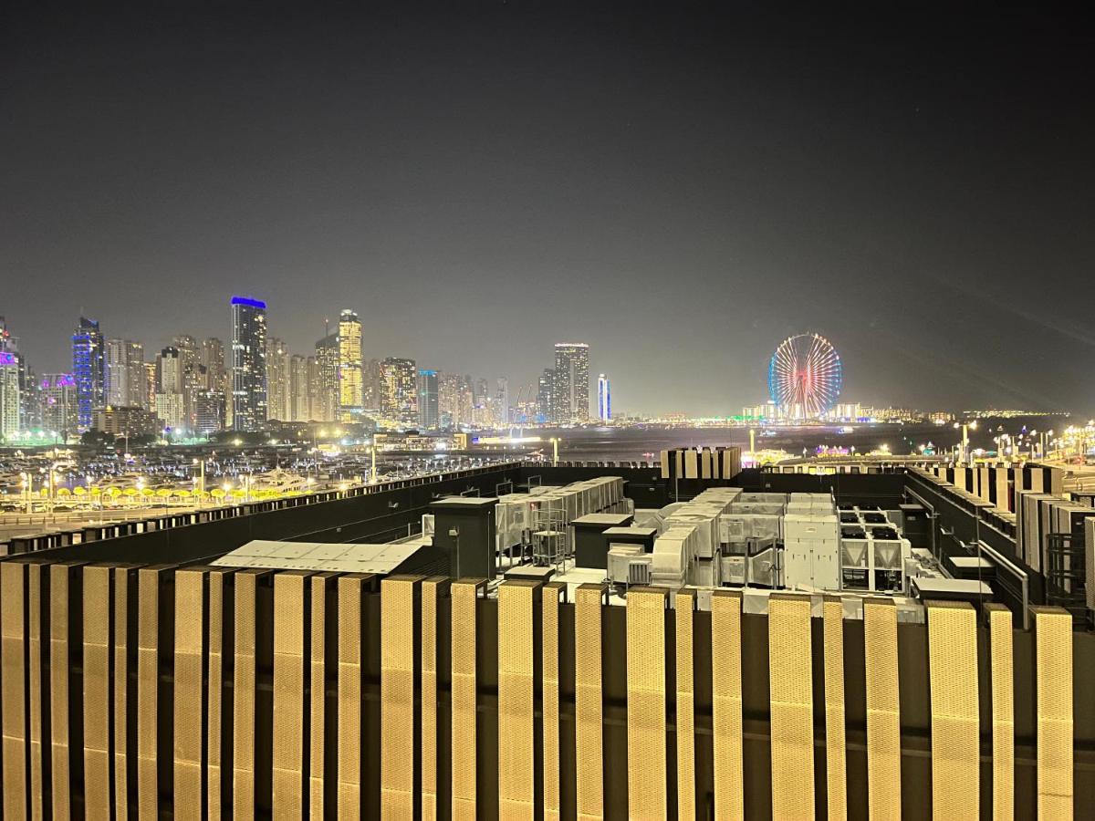 Emaar Beach Front 2BR with Sea & Marina Skyline Views
