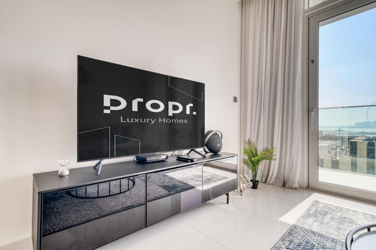Emaar Beach Front 2BR with Sea & Marina Skyline Views