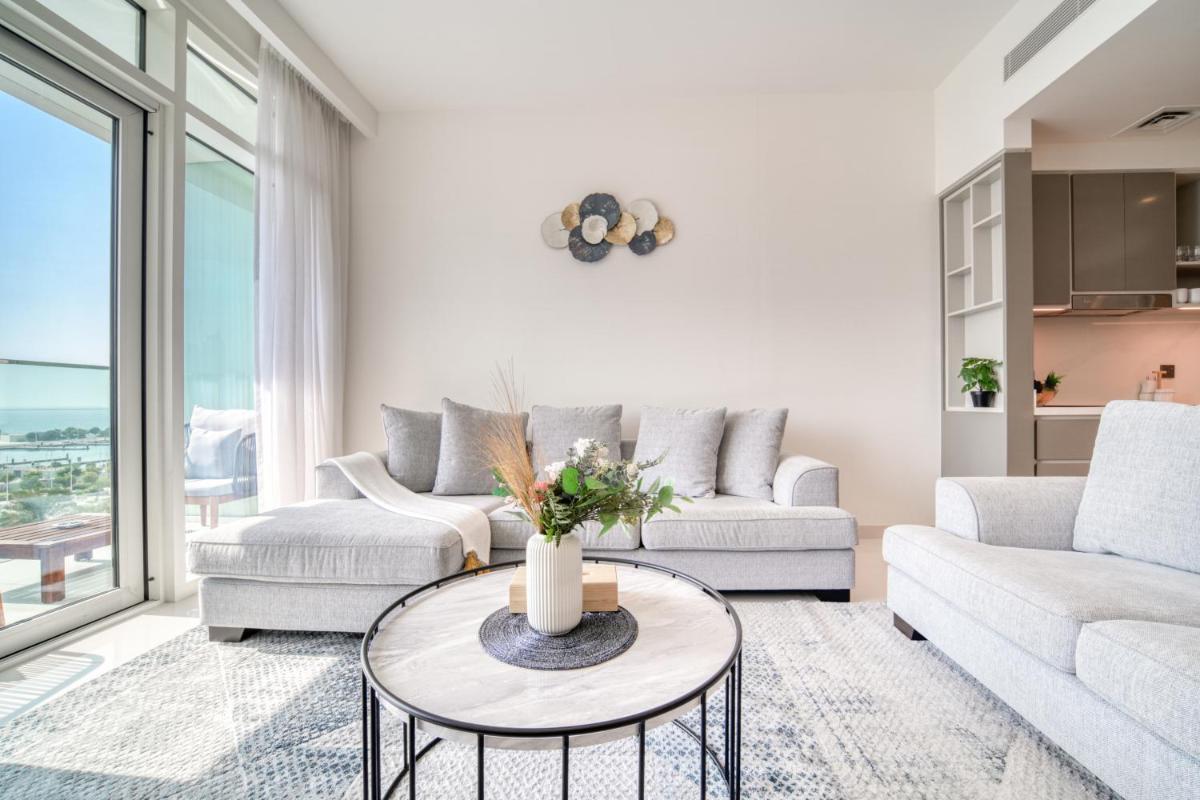 Emaar Beach Front 2BR with Sea & Marina Skyline Views
