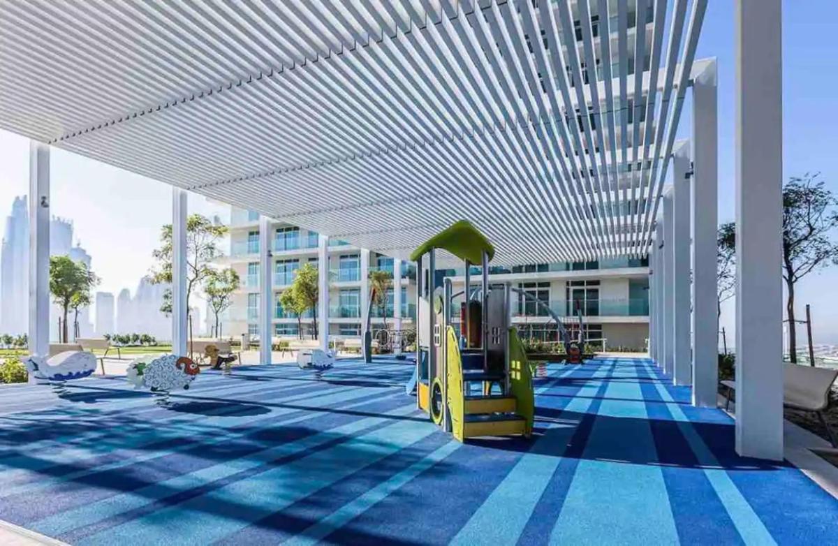 Emaar Beach Front 2BR with Sea & Marina Skyline Views