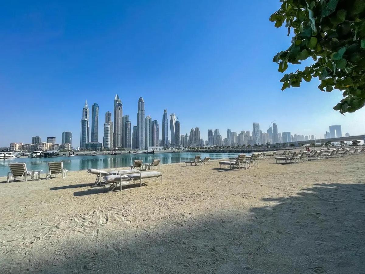 Emaar Beach Front 2BR with Sea & Marina Skyline Views