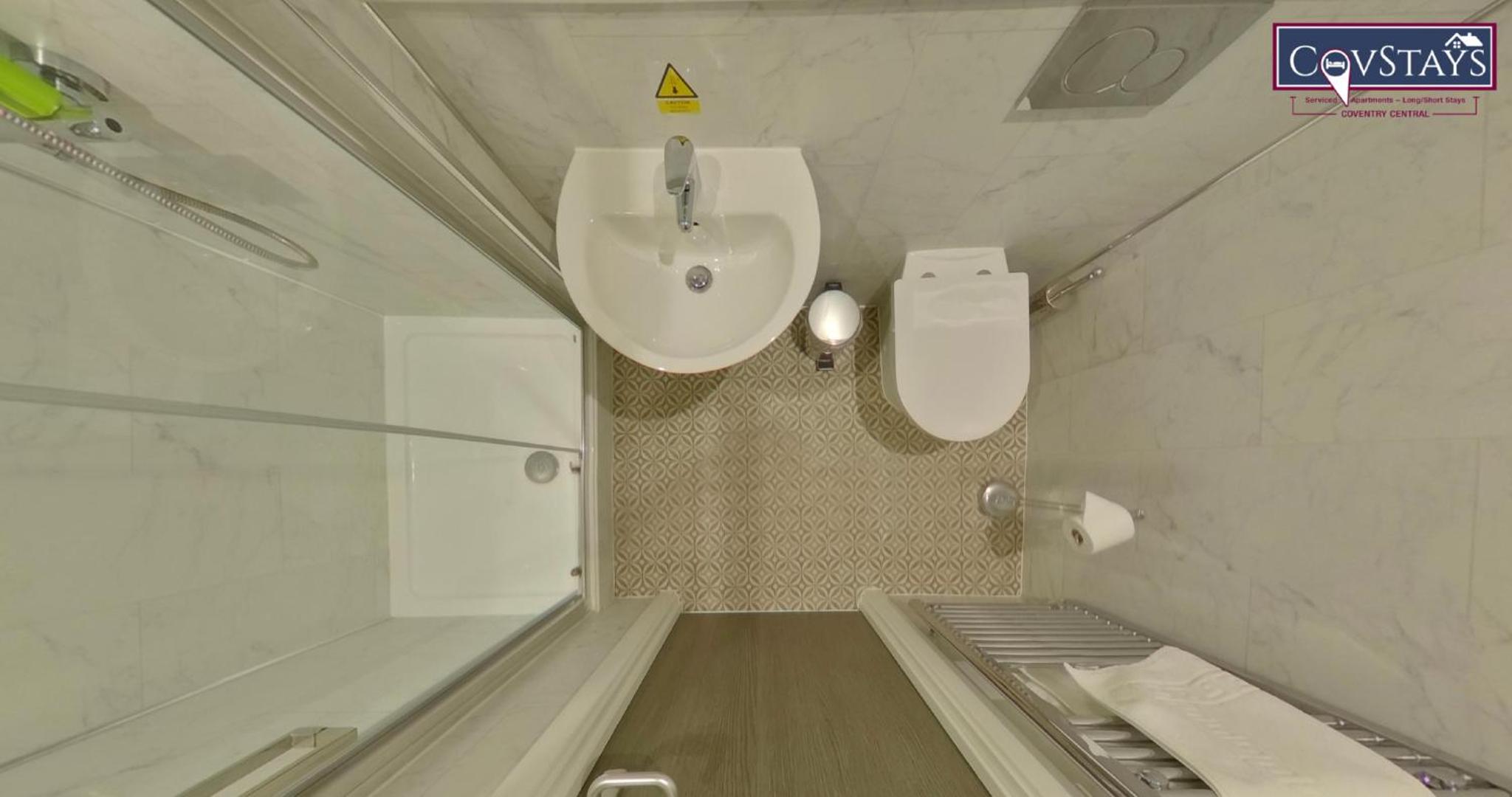 Signature House - Contemporary Studios in Coventry City Centre, free parking, by COVSTAYS view 5