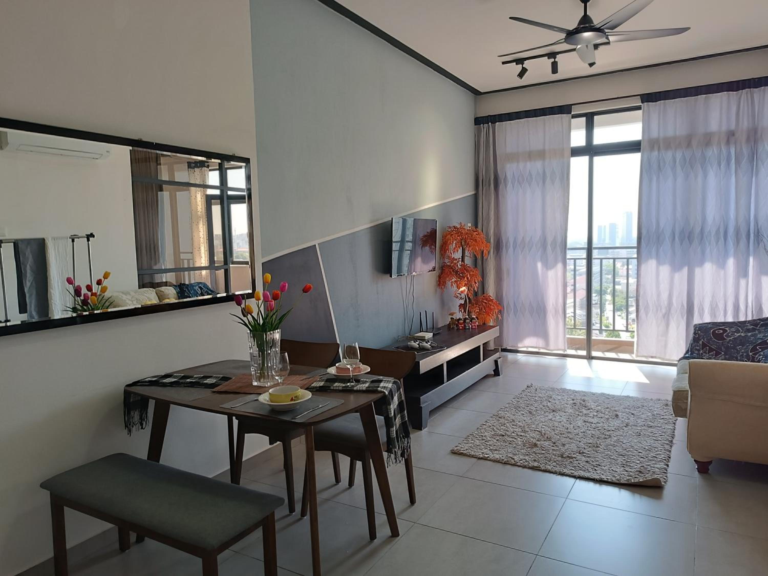 Malacca Infinity Pool level 36 2-6 pax 5minJonker photo 2