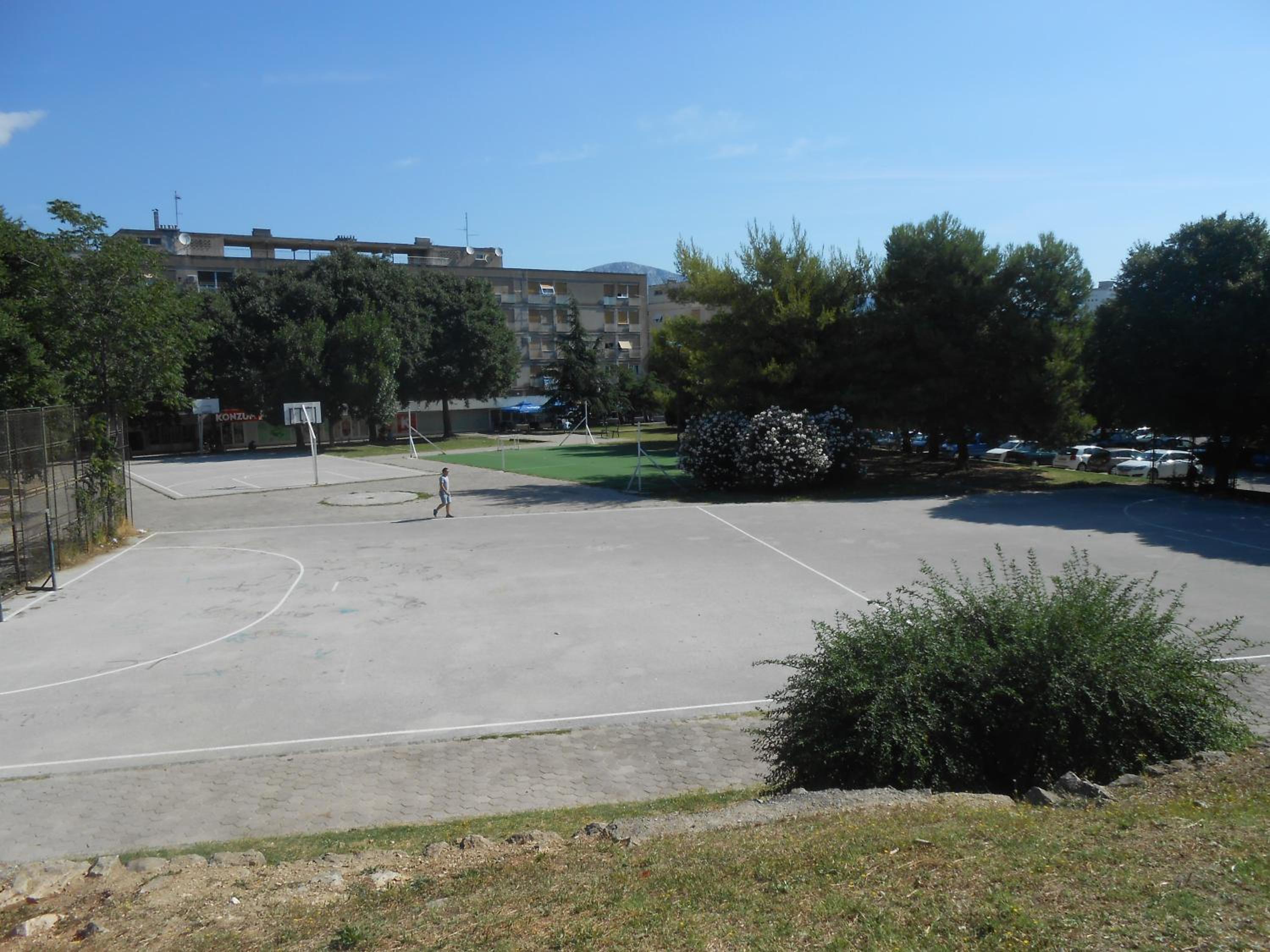 Photo 10