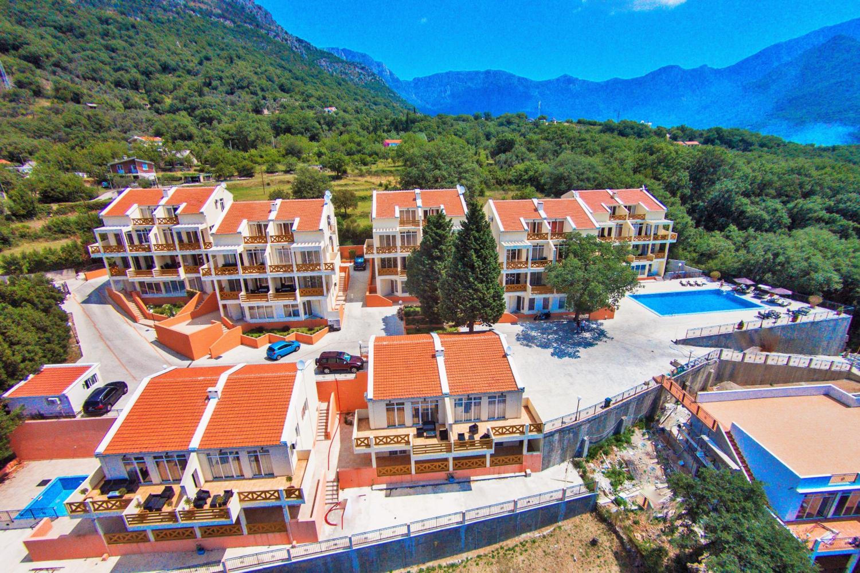 Berg Apartments
