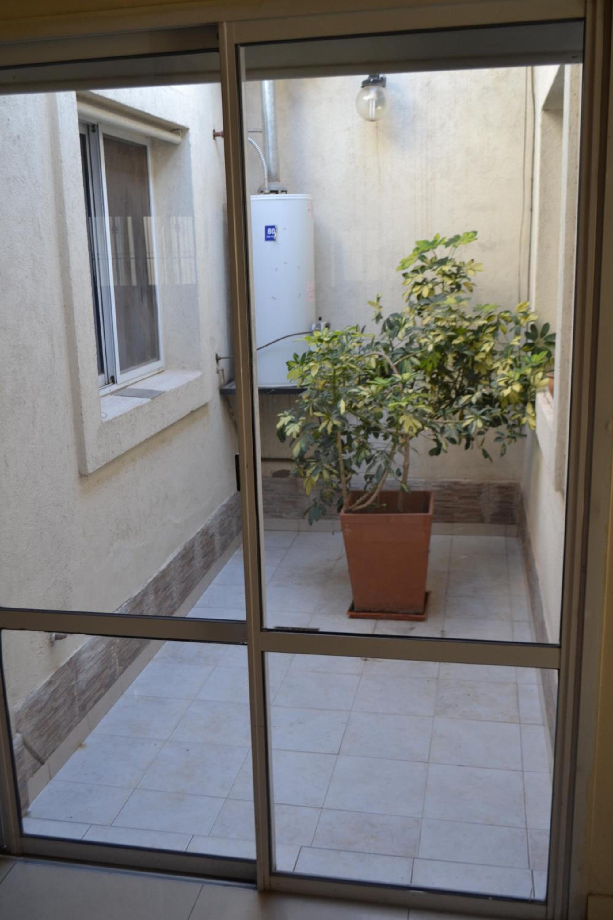 CASA AMPLIA CON COCHERA INCLUIDA CON CAPACIDAD HASTA 7 pasajeros