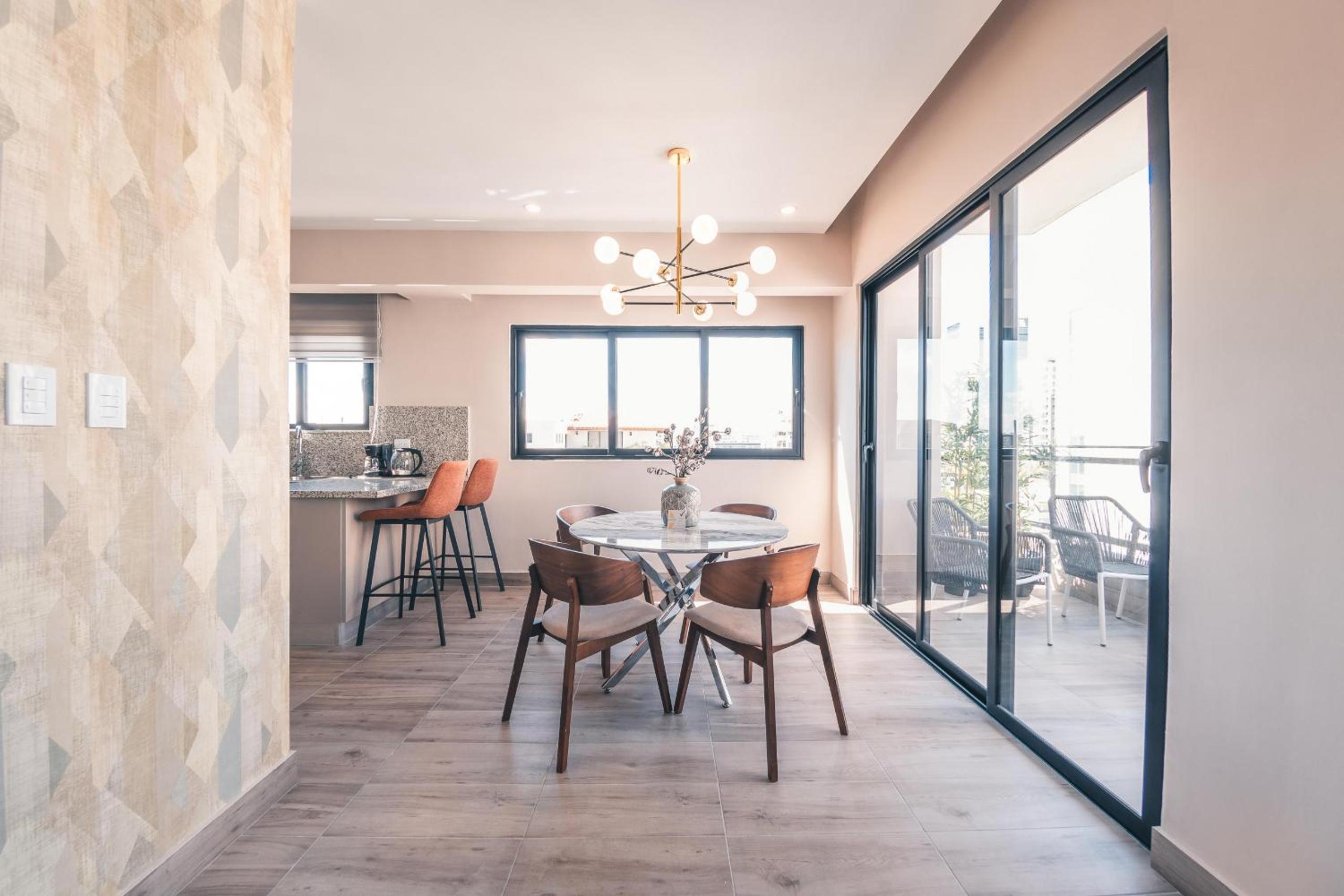 Breakfast Included at Regatta Living 702 view 4