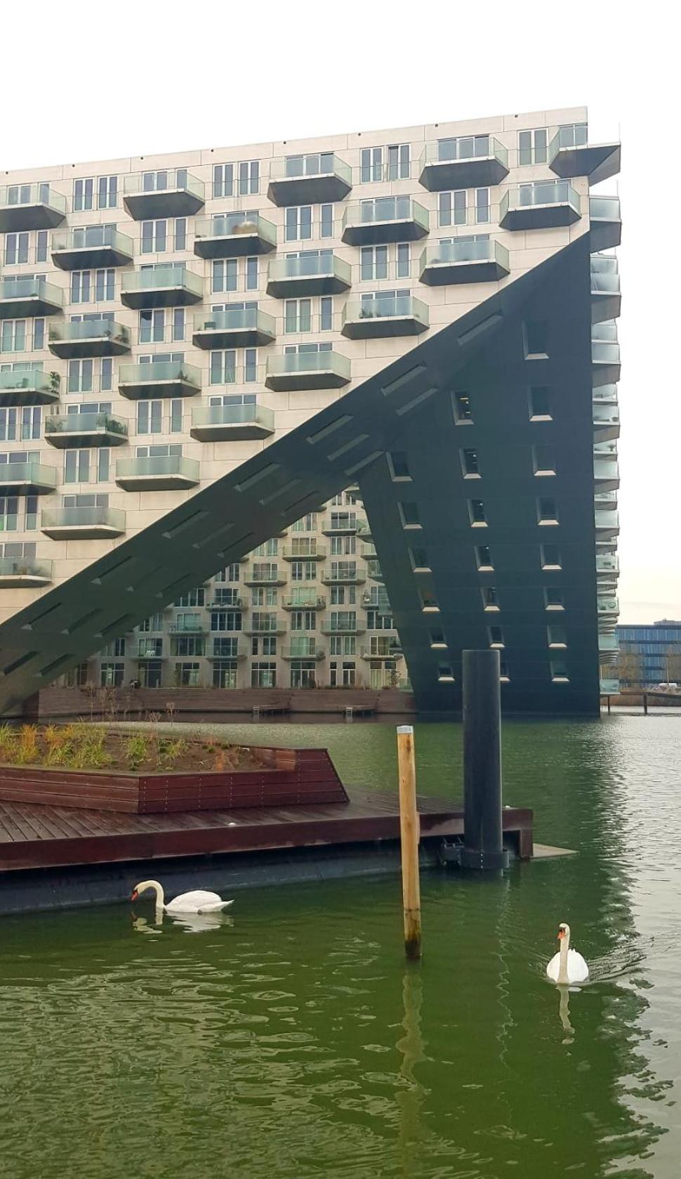 EUPHRATE HOUSeBOAT