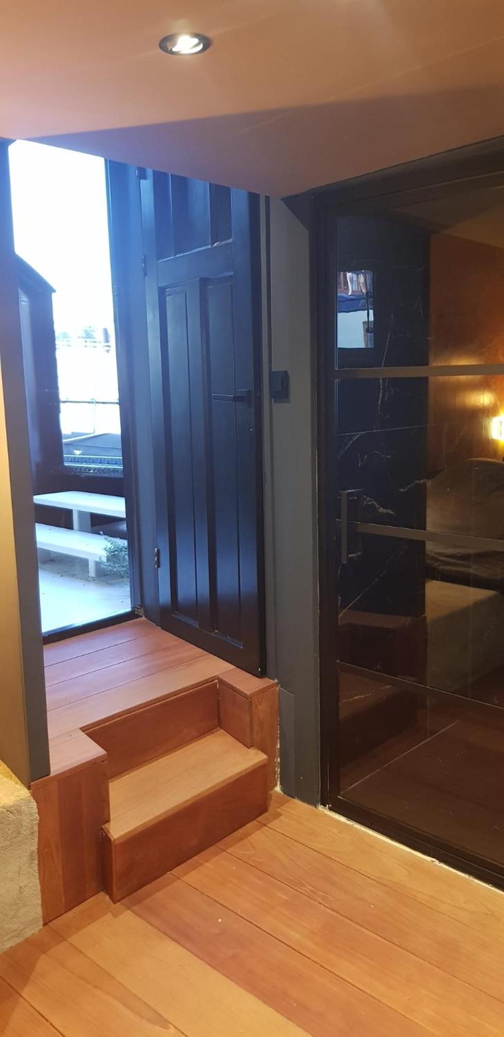 EUPHRATE HOUSeBOAT