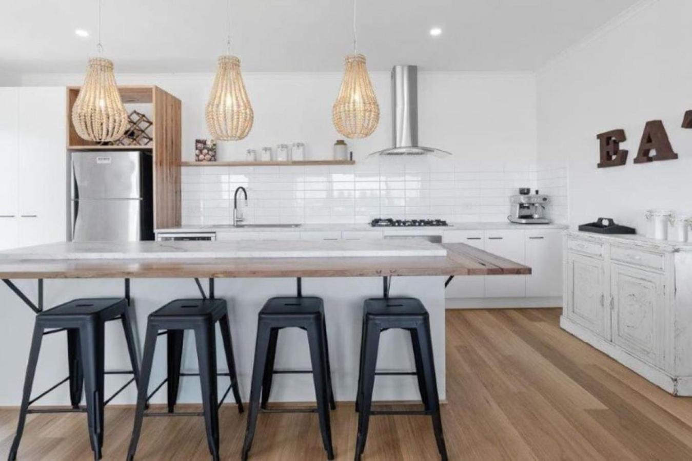 Stay at 66 - Luxury Family Home - Pet Friendly