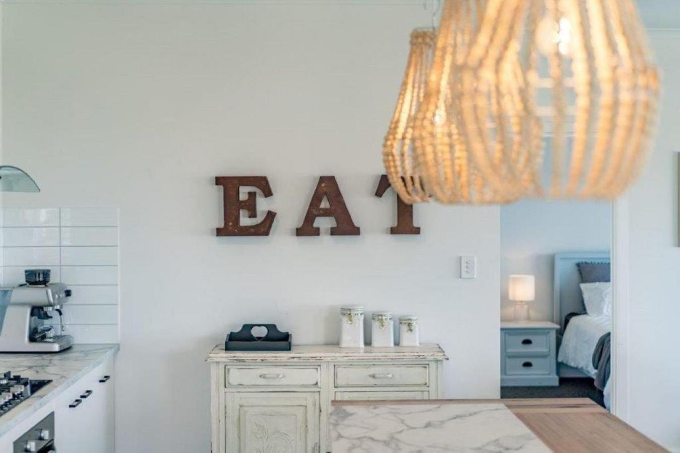 Stay at 66 - Luxury Family Home - Pet Friendly