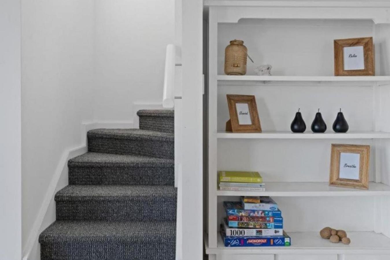 Stay at 66 - Luxury Family Home - Pet Friendly