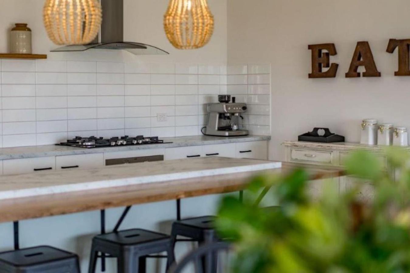 Stay at 66 - Luxury Family Home - Pet Friendly