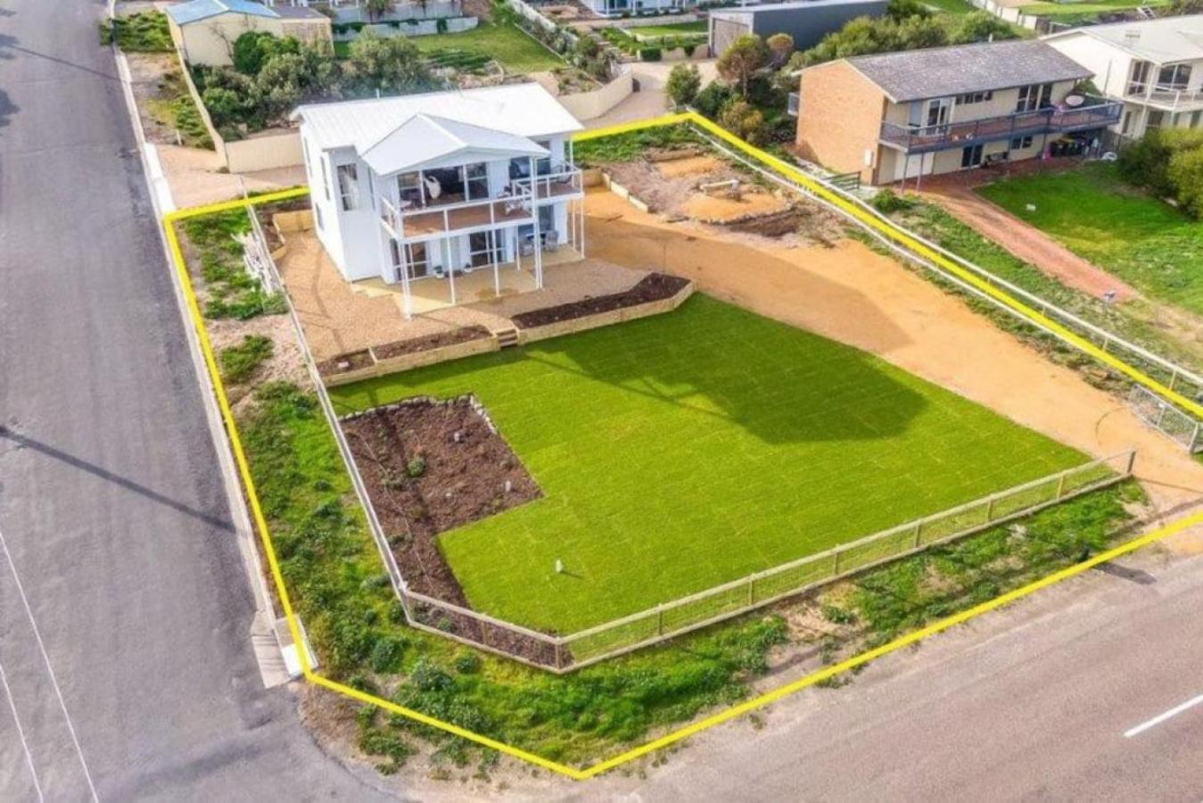 Stay at 66 - Luxury Family Home - Pet Friendly