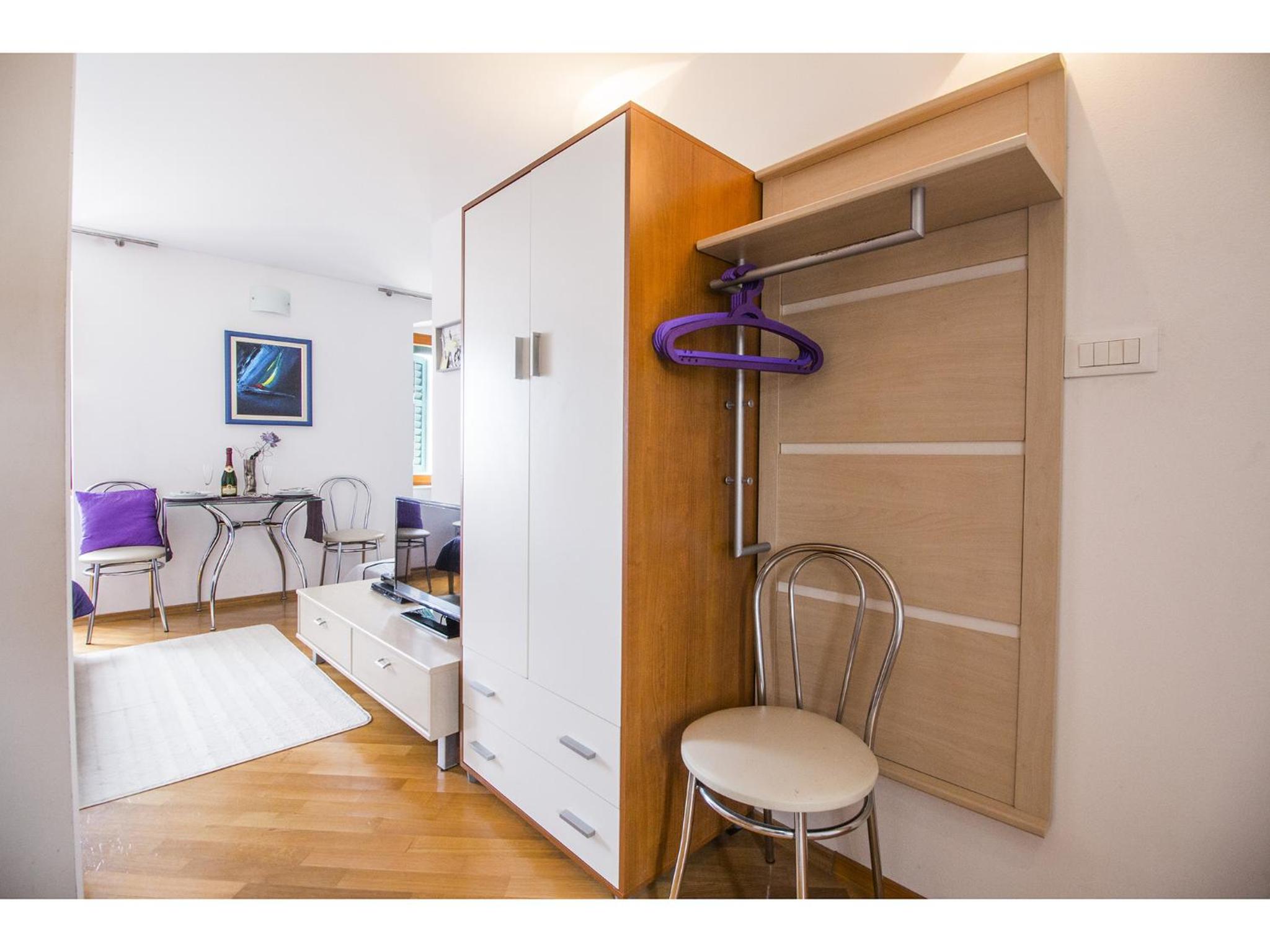 Sunny Promenade Studio photo 5
