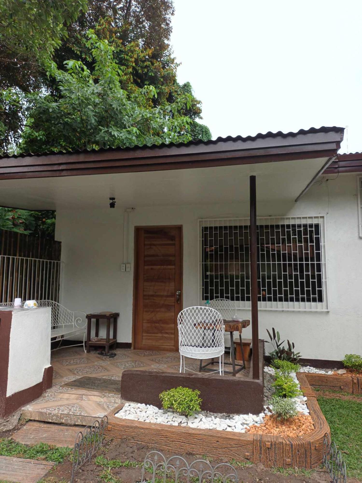 Bacolod Tiny House FAST WIFI with Barbeque Area view 2