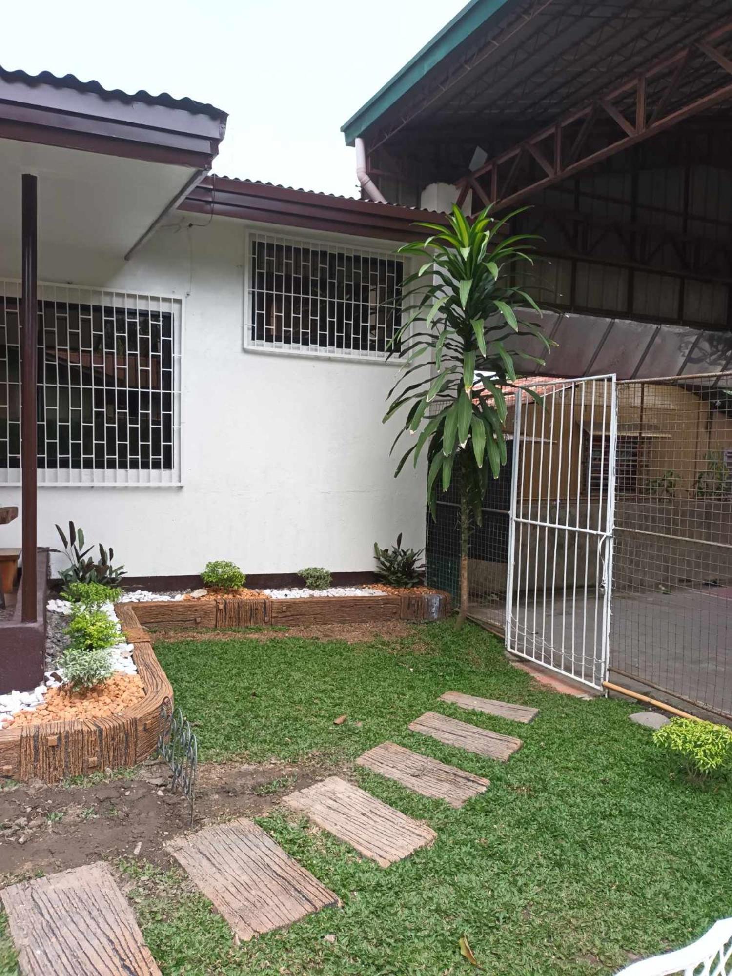 Bacolod Tiny House FAST WIFI with Barbeque Area view 5