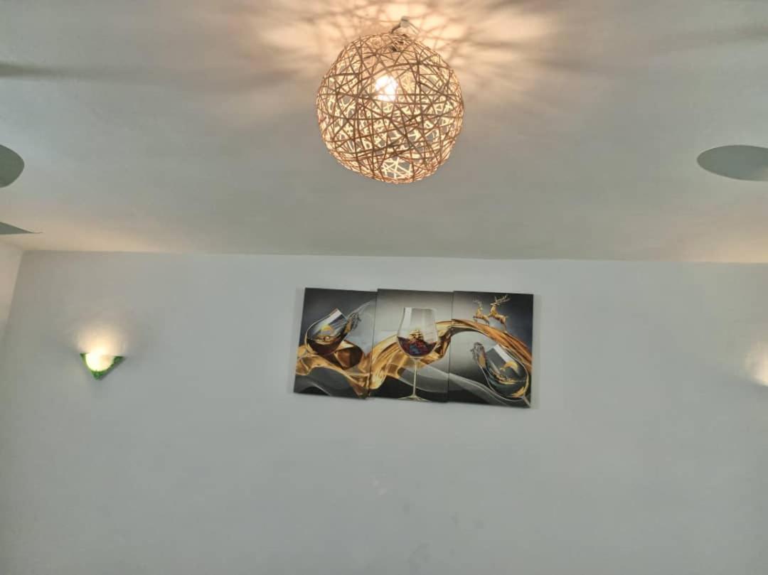ANHOULDA Service
