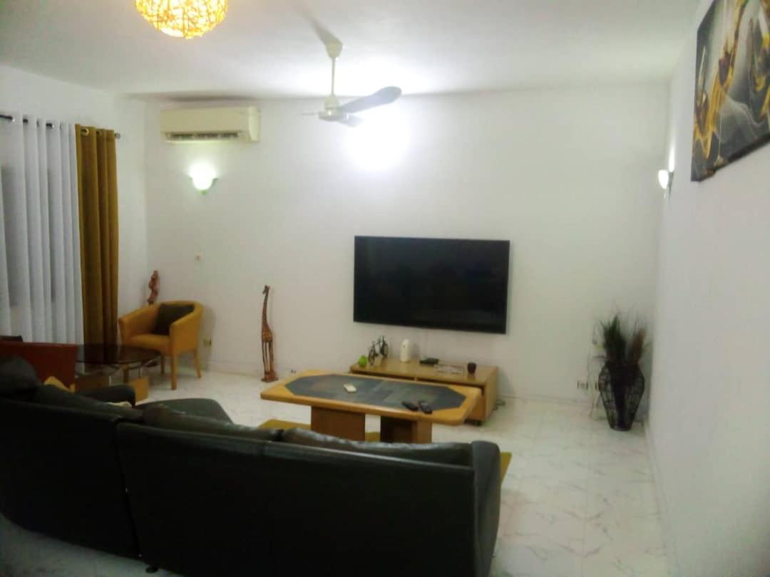 ANHOULDA Service