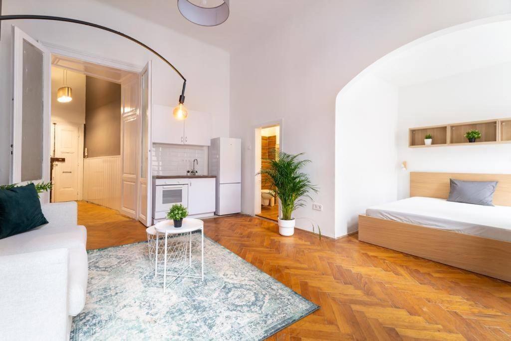 Central Modern Gem for 4 people view 4