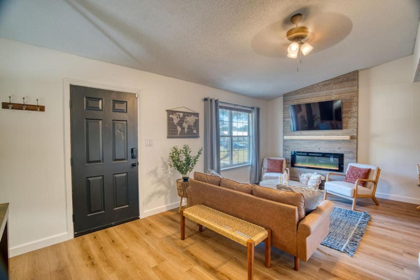 Travel for work - Stylish 3 BDR - Southern Georgia view 3