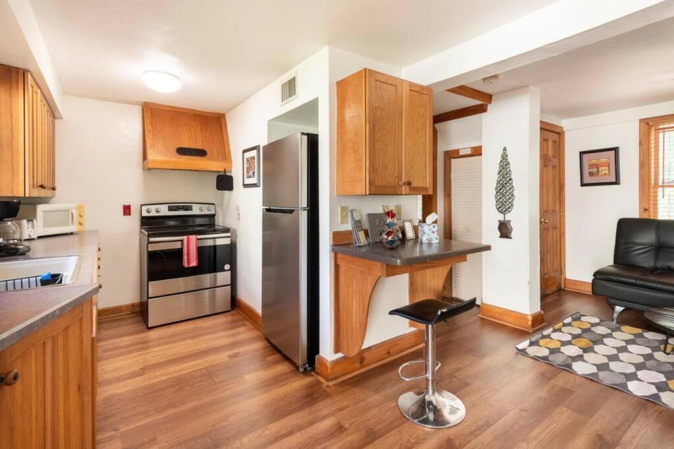 Belong Downtown 1br 1ba view 3