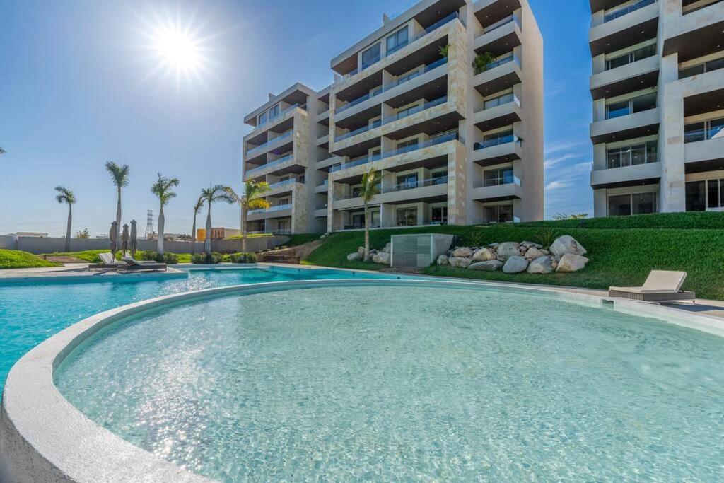 VISTA VELA 3 with 3BR/3Bath Condo view 2