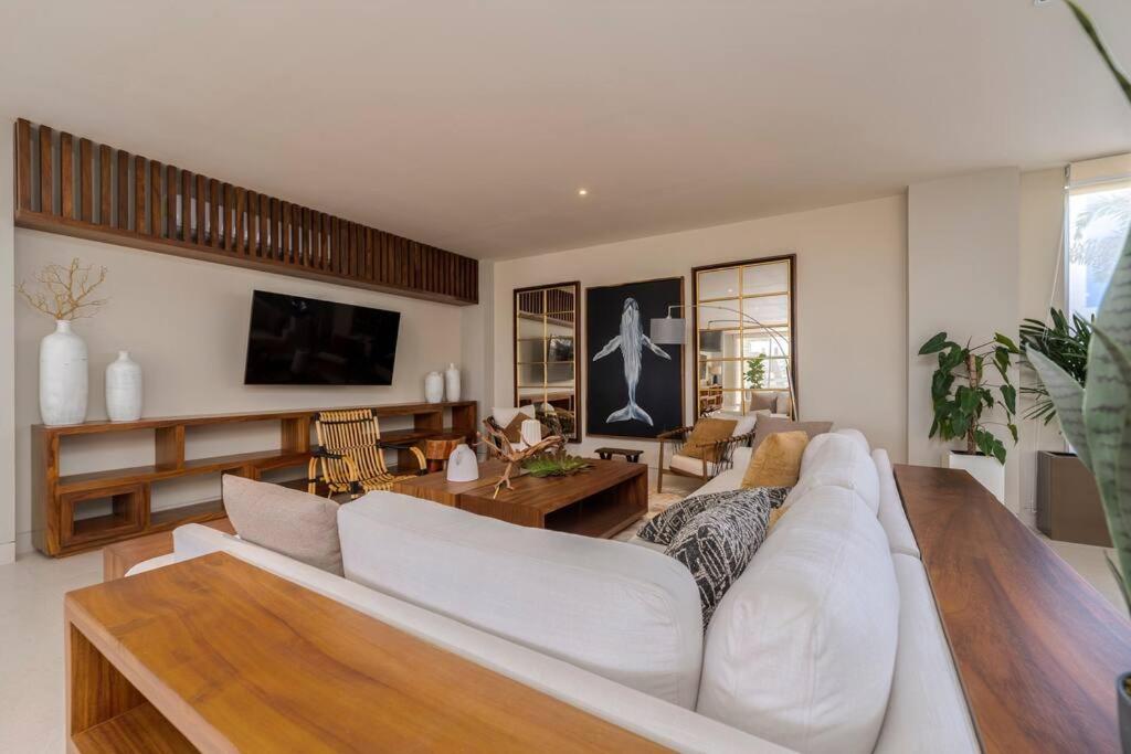 VISTA VELA 3 with 3BR/3Bath Condo view 4
