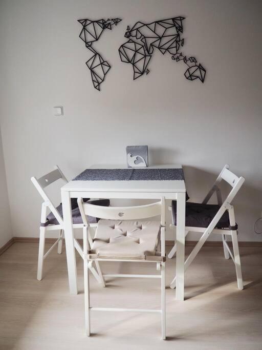 Inspiring apartment in beautiful surroundings view 3
