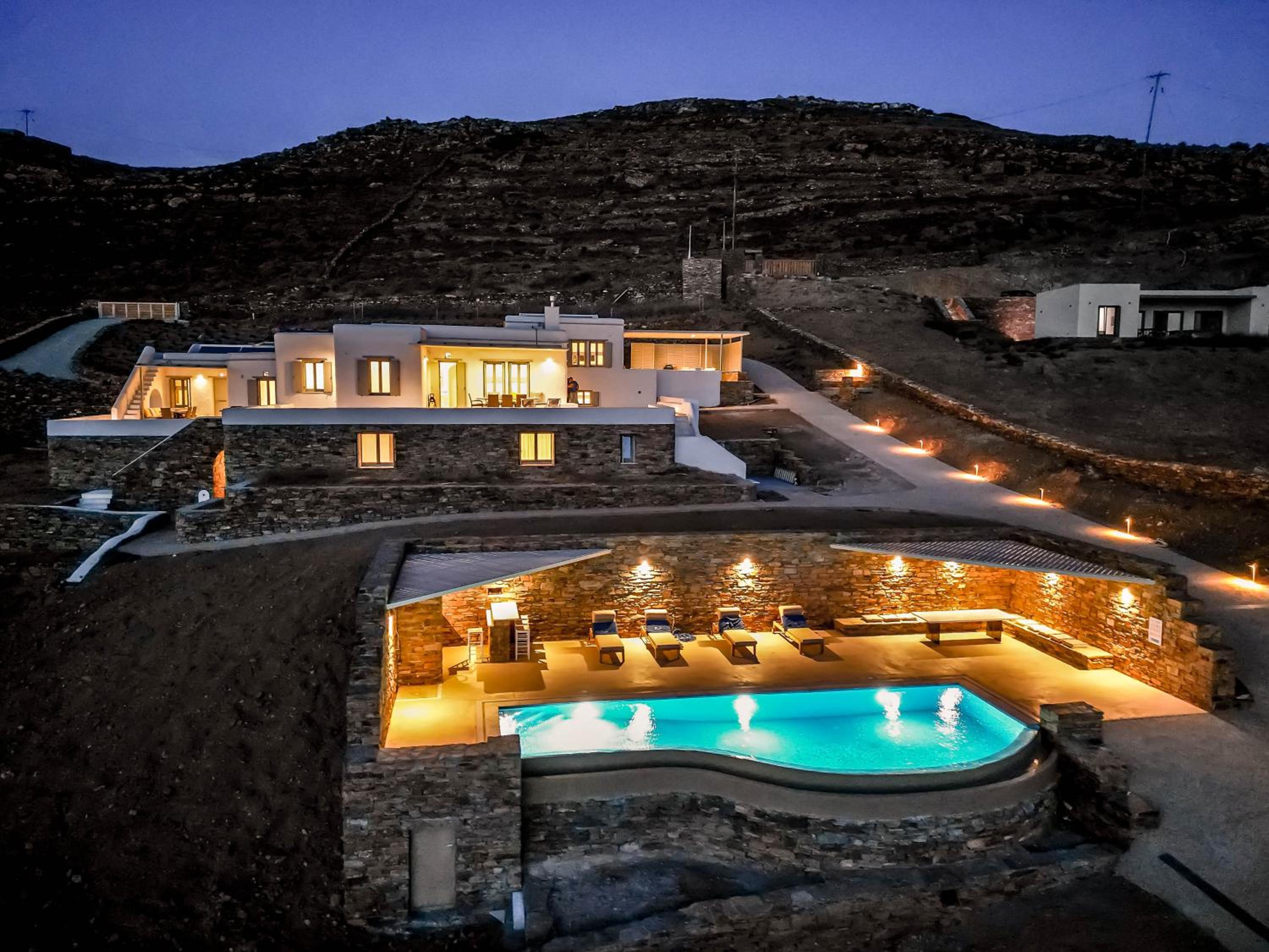 Alos Residence