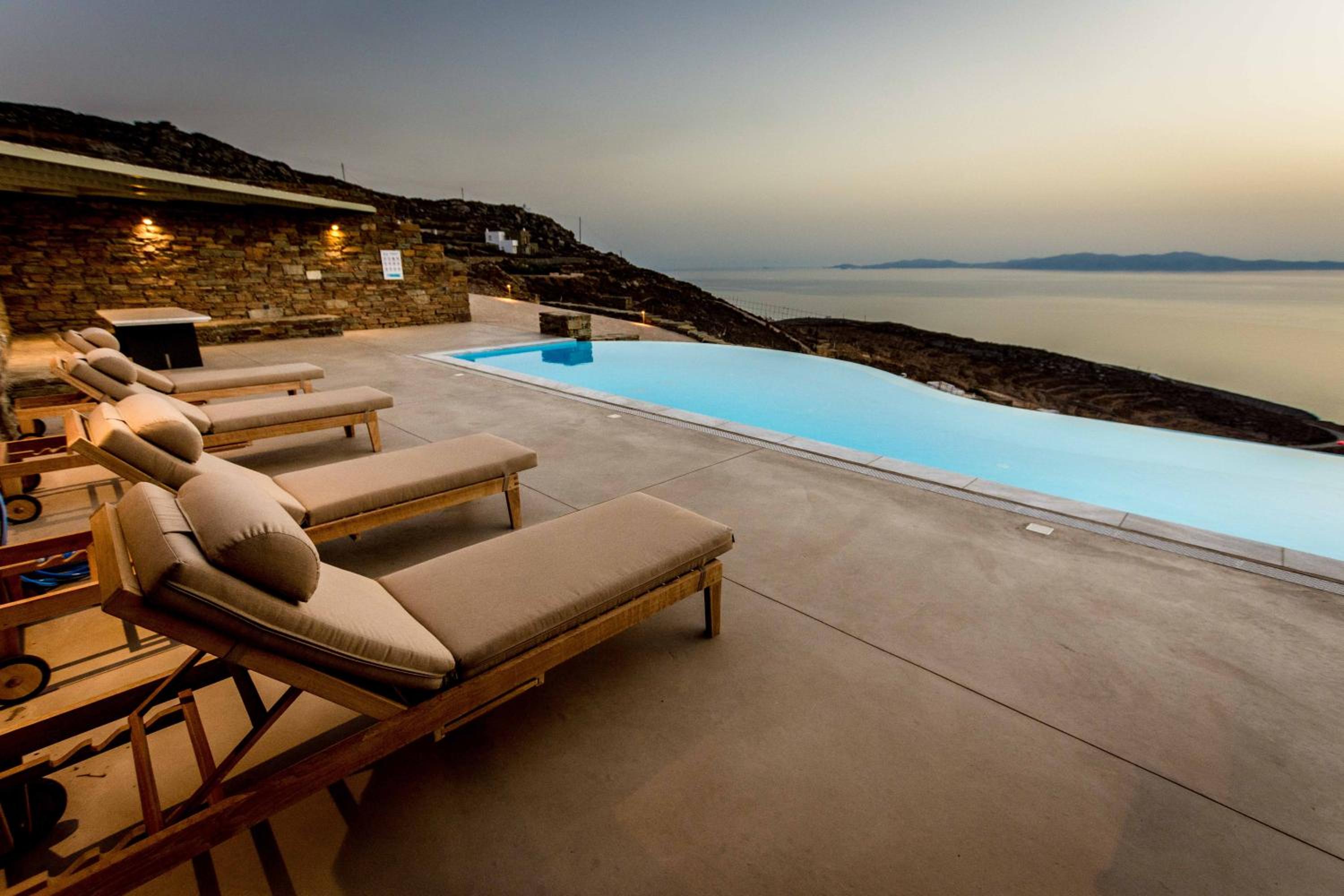 Alos Residence